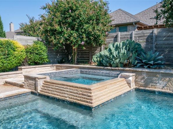 1420  6th Street , Argyle Texas 76226