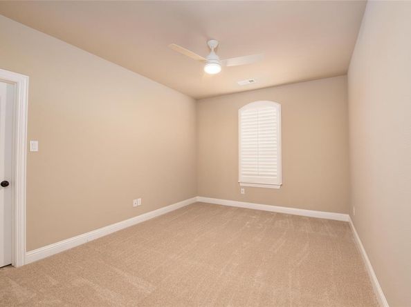 1420  6th Street , Argyle Texas 76226
