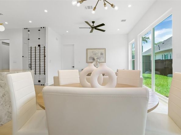 3629  Vilbig Road , Dallas Texas 75212