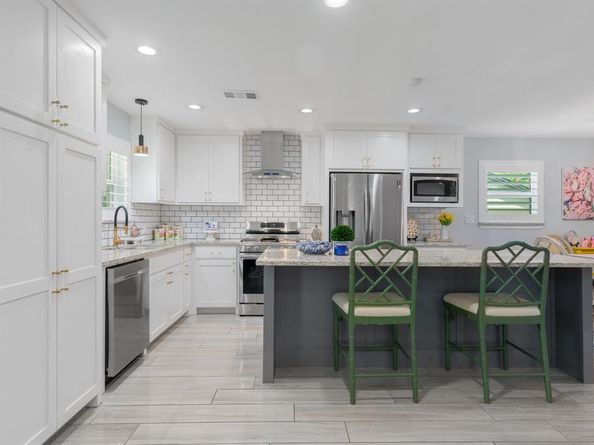 13635  Spring Grove Avenue , Dallas Texas 75240