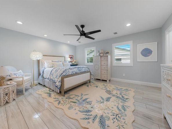 13635  Spring Grove Avenue , Dallas Texas 75240
