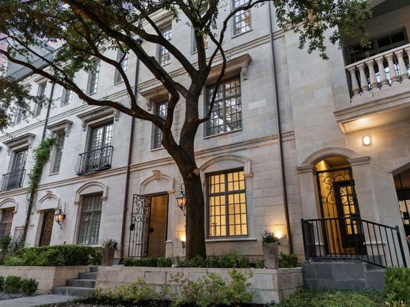 2214  Worthington Street , Dallas Texas 75204