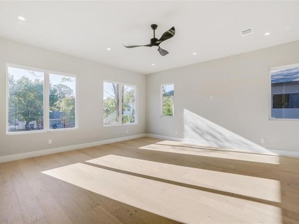 2333  Vagas Street , Dallas Texas 75219