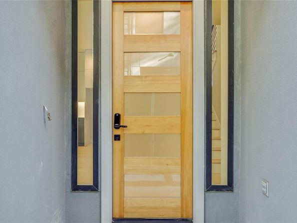 2333  Vagas Street , Dallas Texas 75219