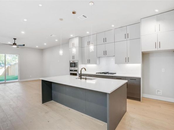 2333  Vagas Street , Dallas Texas 75219