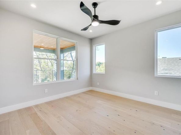 2333  Vagas Street , Dallas Texas 75219