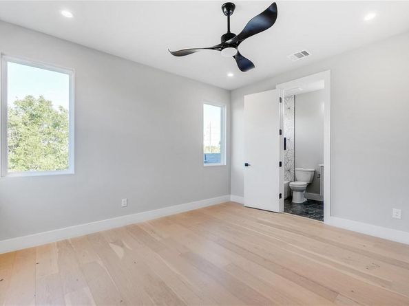 2333  Vagas Street , Dallas Texas 75219