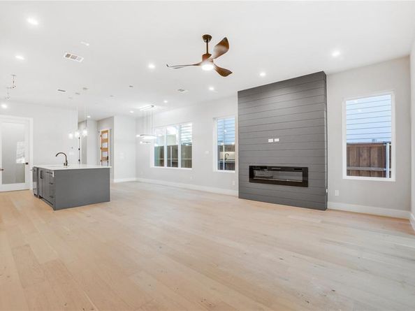 2333  Vagas Street , Dallas Texas 75219