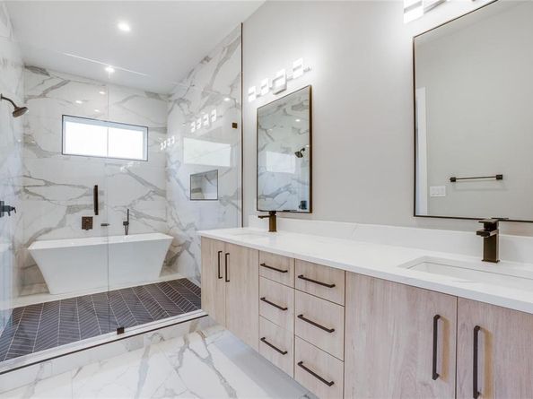 2333  Vagas Street , Dallas Texas 75219