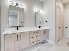 2333  Vagas Street , Dallas Texas 75219