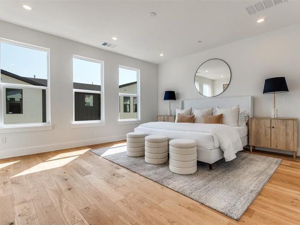 3940  Spring Valley Road  3, Farmers Branch Texas 75001