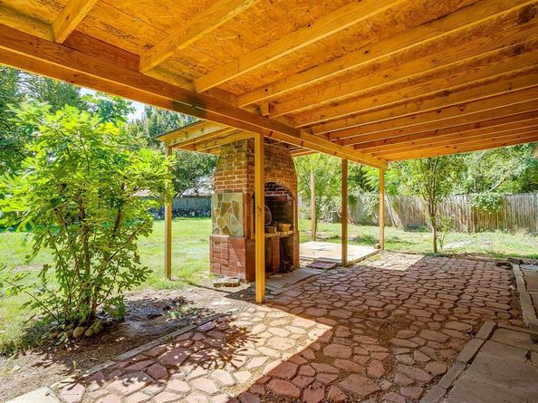 2728  Foxcroft Circle , Denton Texas 76209