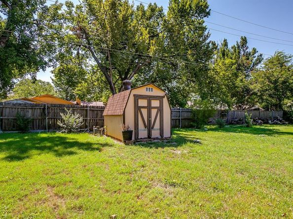 2728  Foxcroft Circle , Denton Texas 76209