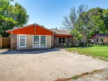 2728  Foxcroft Circle 