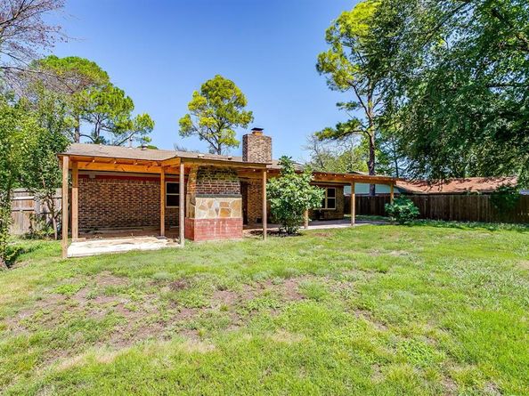 2728  Foxcroft Circle , Denton Texas 76209