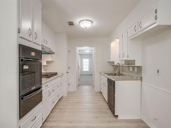 2728  Foxcroft Circle , Denton Texas 76209