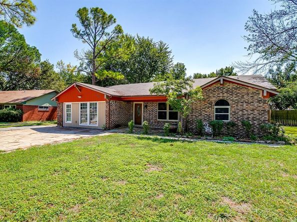 2728  Foxcroft Circle , Denton Texas 76209