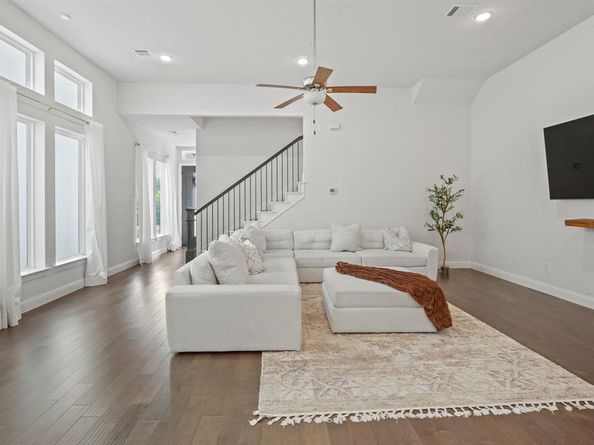 6744  Verandah Way , Irving Texas 75039