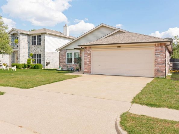 5357  Kingsknowe Parkway , Fort Worth Texas 76135