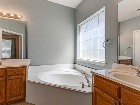 6100  Huntington Drive , Haltom City Texas 76137