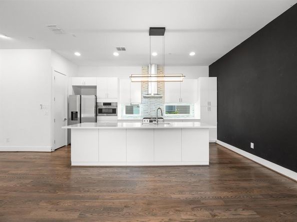 345  Mathey Court , Dallas Texas 75208