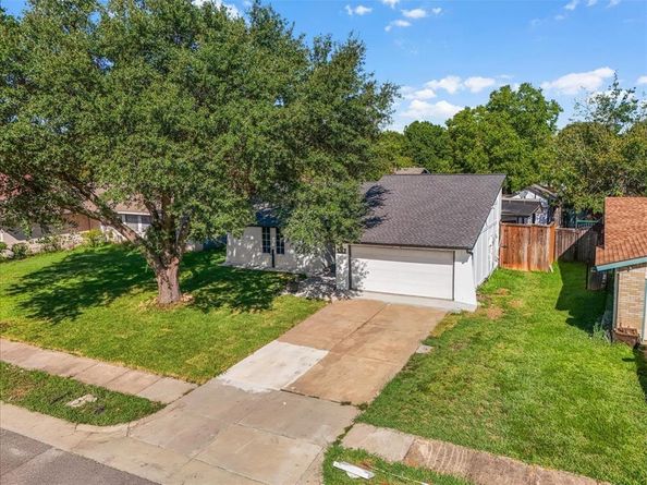 613  Oxford Park , Garland Texas 75043