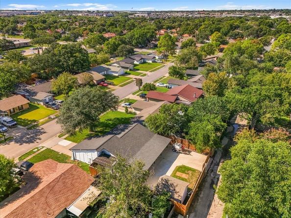 613  Oxford Park , Garland Texas 75043