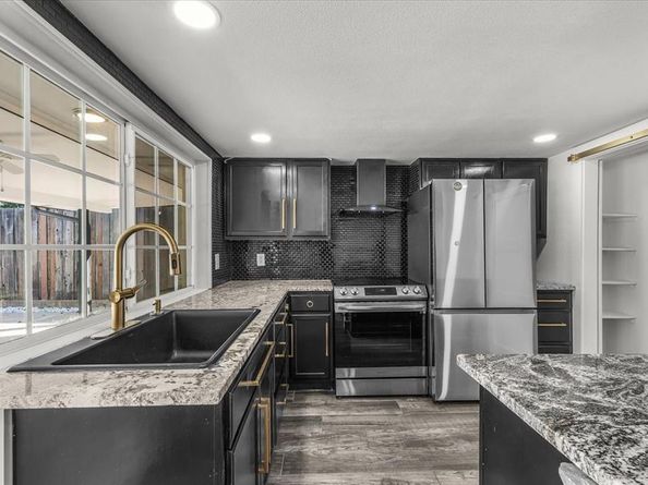 613  Oxford Park , Garland Texas 75043