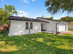 613  Oxford Park , Garland Texas 75043