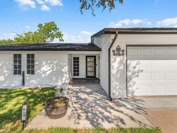 613  Oxford Park , Garland Texas 75043