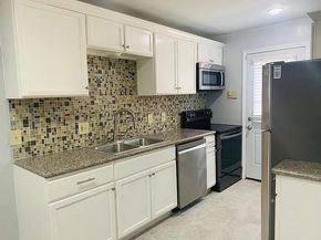 240  Rolling Hills Place , Lancaster Texas 75146