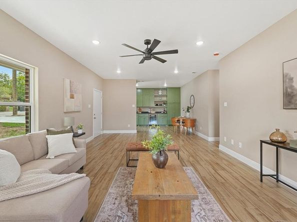 3105 N Pecan Street , Fort Worth Texas 76106