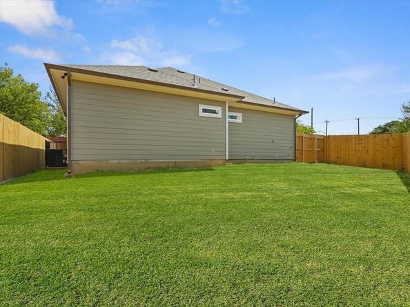 3105 N Pecan Street , Fort Worth Texas 76106