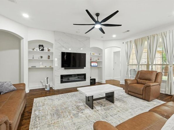 628  Four Stones Boulevard , Lewisville Texas 75056