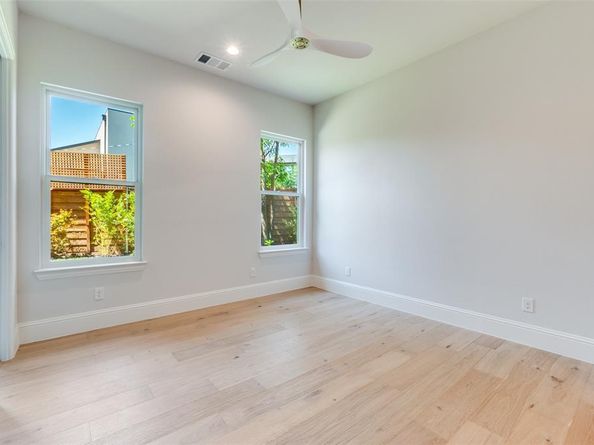 3845  Van Ness Lane , Dallas Texas 75220