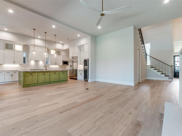 3845  Van Ness Lane , Dallas Texas 75220