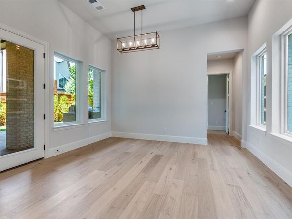 3845  Van Ness Lane , Dallas Texas 75220