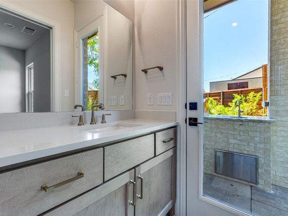 3845  Van Ness Lane , Dallas Texas 75220
