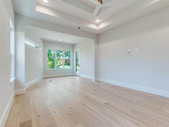3845  Van Ness Lane , Dallas Texas 75220