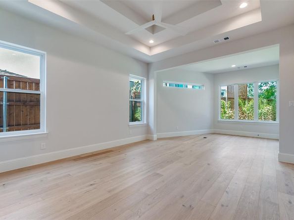 3845  Van Ness Lane , Dallas Texas 75220