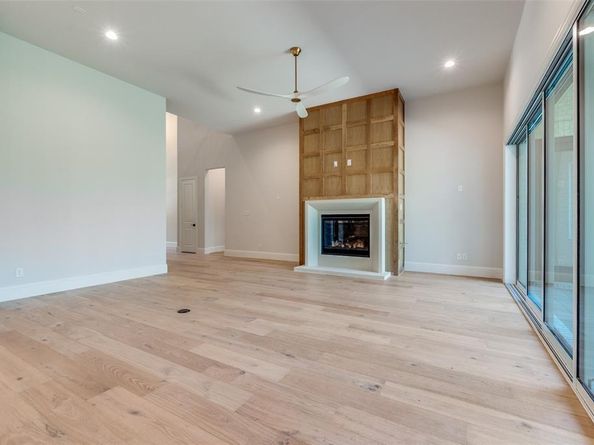 3845  Van Ness Lane , Dallas Texas 75220