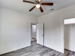 1449  Owega Avenue , Dallas Texas 75216