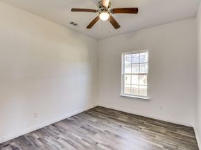 1449  Owega Avenue , Dallas Texas 75216