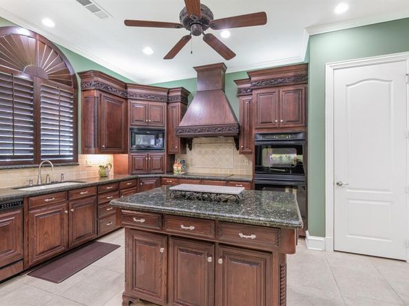 2303  Panorama Court , Arlington Texas 76016