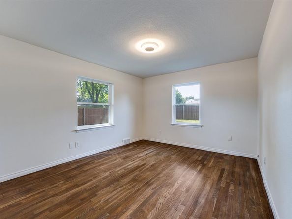 405  Easton Road , Dallas Texas 75218