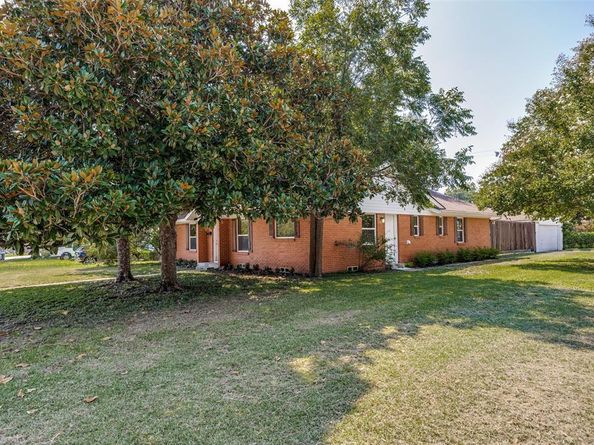 405  Easton Road , Dallas Texas 75218