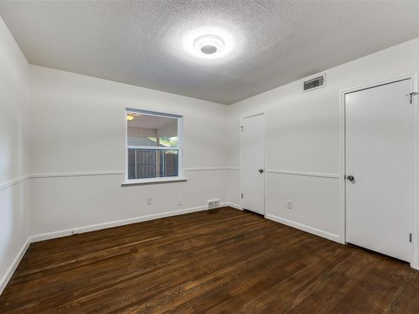405  Easton Road , Dallas Texas 75218
