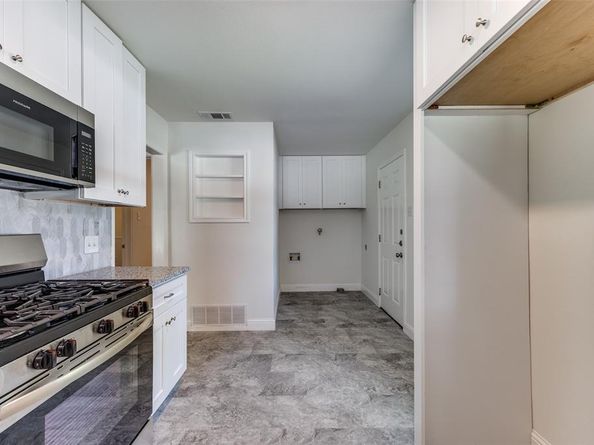 405  Easton Road , Dallas Texas 75218