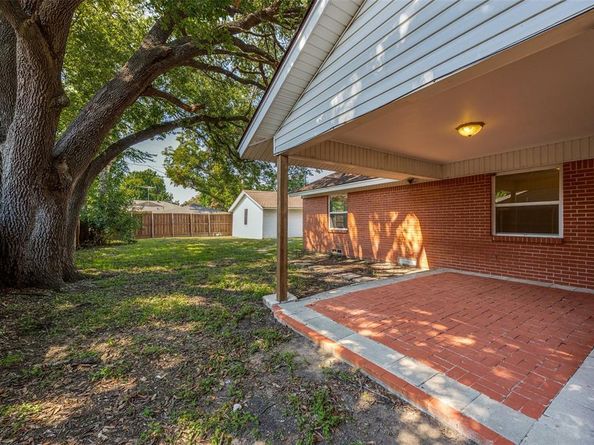 405  Easton Road , Dallas Texas 75218
