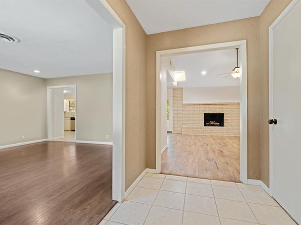 1211  Kendolph Drive , Denton Texas 76205